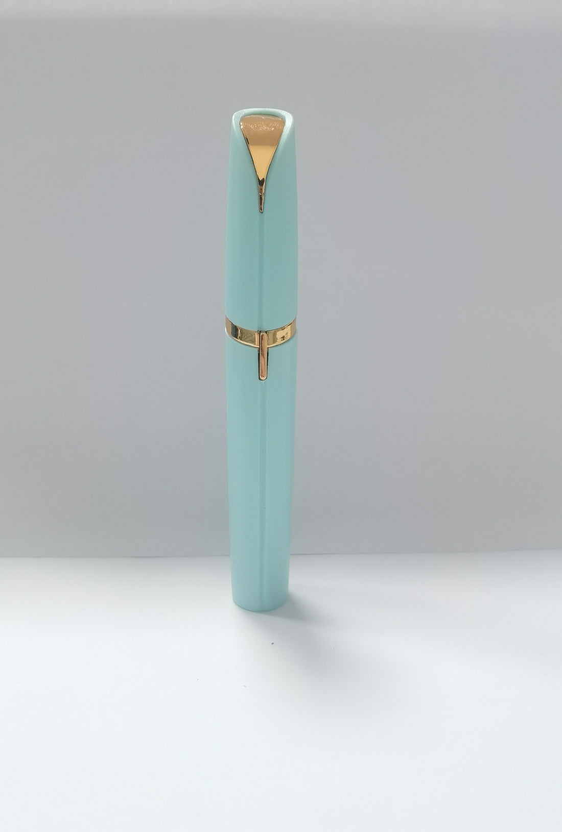 Electric Eyebrow Trimmer Hair Remover Pen Light